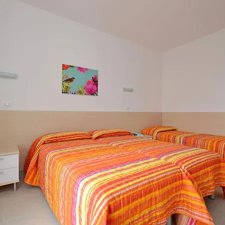 Comfortable Vacation Retreat With Balcony