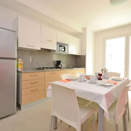 Comfortable Vacation Retreat With Balcony * リニャーノ・サッビアドーロ